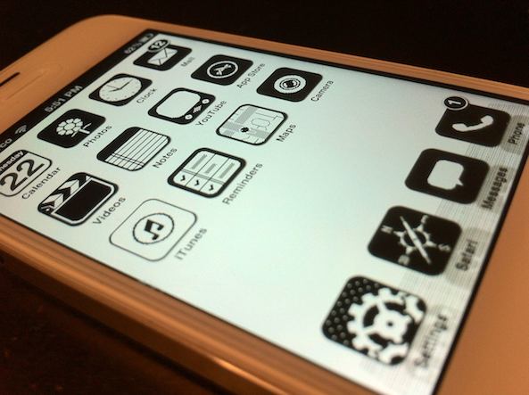 Lanzan un nuevo y espectacular tema Retro para el iPhone Inspirado en Mac Plus