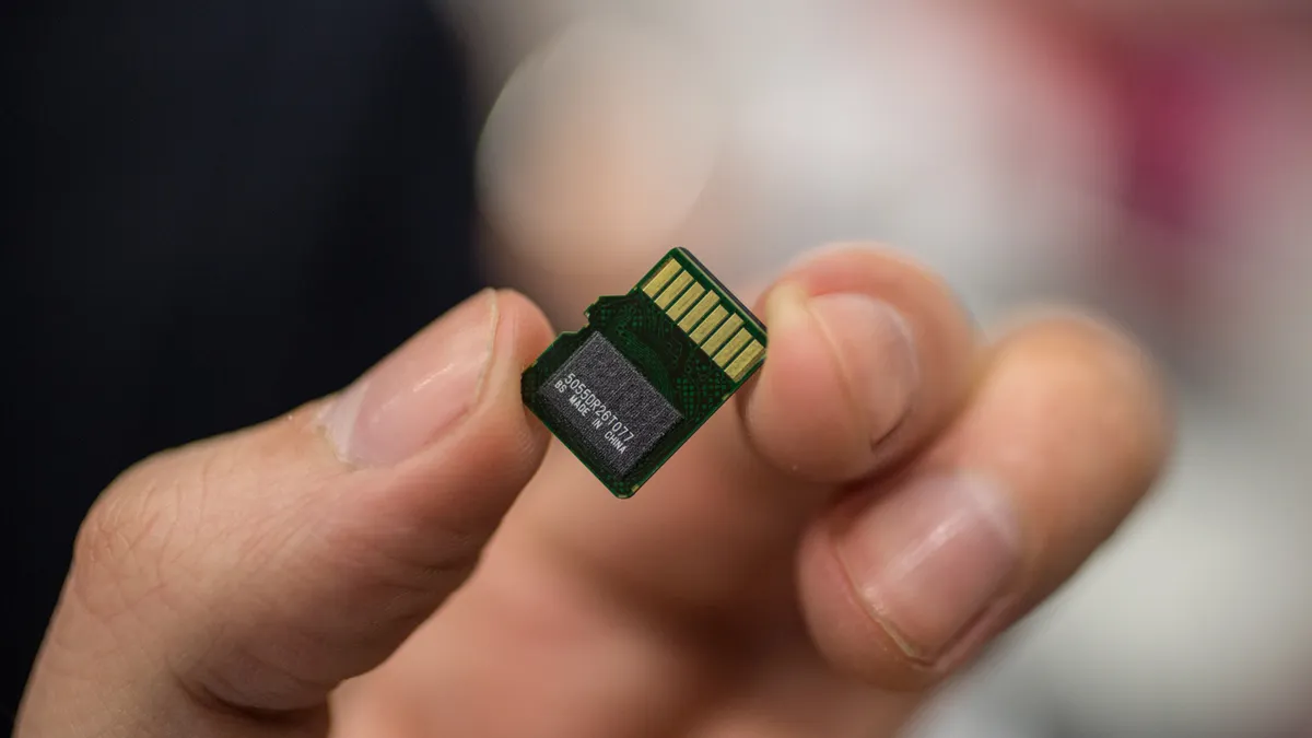 How to fix a microSD card that doesn't work