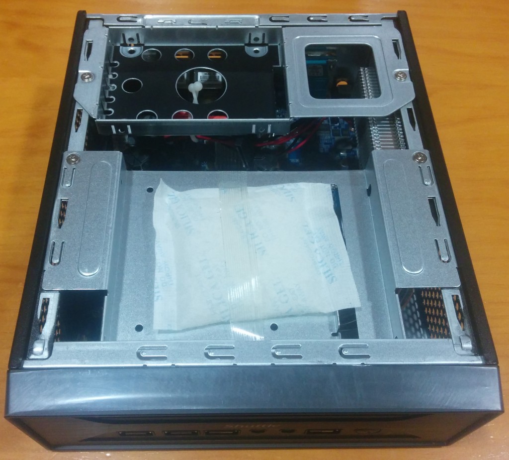 barebone-shuttle-xh81-19