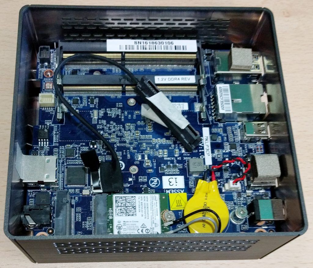 GIGABYTE-Brix-S-GB-BSi3HAL-6100-14