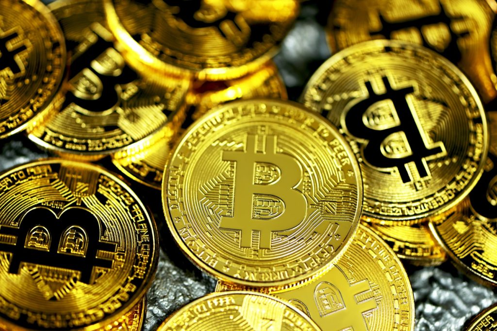 muchas monedas bitcoin