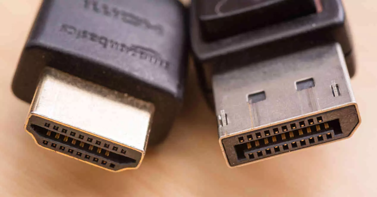 DisplayPort vs HDMI 1