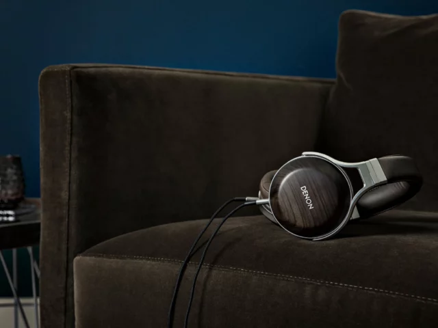 Denon rebaja el precio de los AH-D5200: madera de cebrano y alta fidelidad