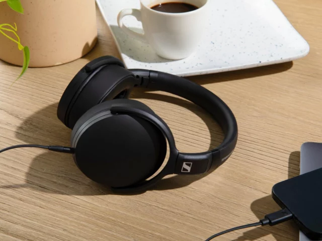Sennheiser lanza los nuevos auriculares HD 400U y CX 80U, audio USB-C de alta fidelidad