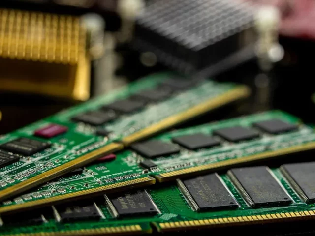 Memorias DDR5 falsas con chips de plástico inundan los mercados asiáticos